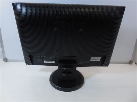 Сравнение монитора ViewSonic VA1916w с сопоставимыми моделями