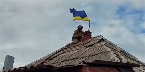 Установка флага на вершину высокого стержня