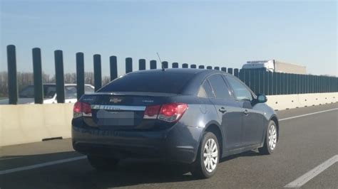 Почему лампа давления масла горит на Chevrolet Cruze