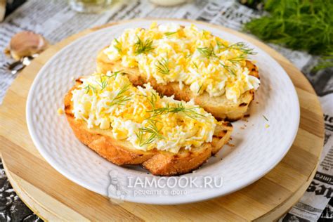 Примеры рецептов гренок с яйцом из батона