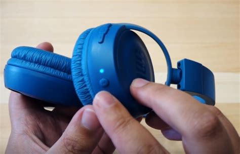 Управление энергопотреблением в наушниках JBL