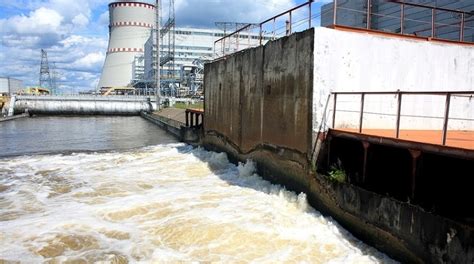 Физические повреждения или поломка колонки